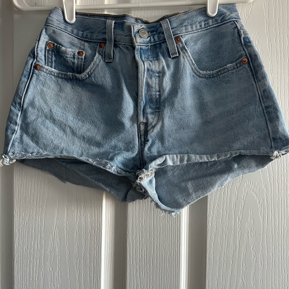 LEVI’S blue Jean shorts 501 size 25
